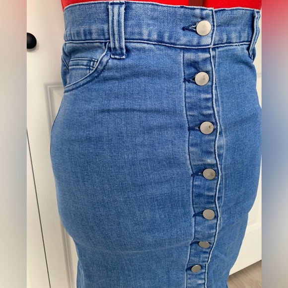 Seed Heritage Denim-like skirt with buttons AUS8 (US4) - Picture 2 of 7